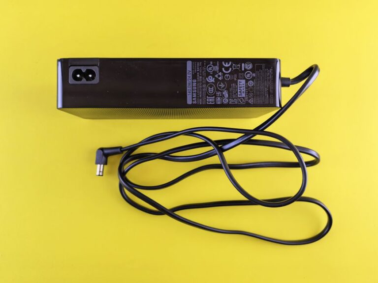 Upgrade Your Tech with High-Quality Adapters from Nexwave Goods